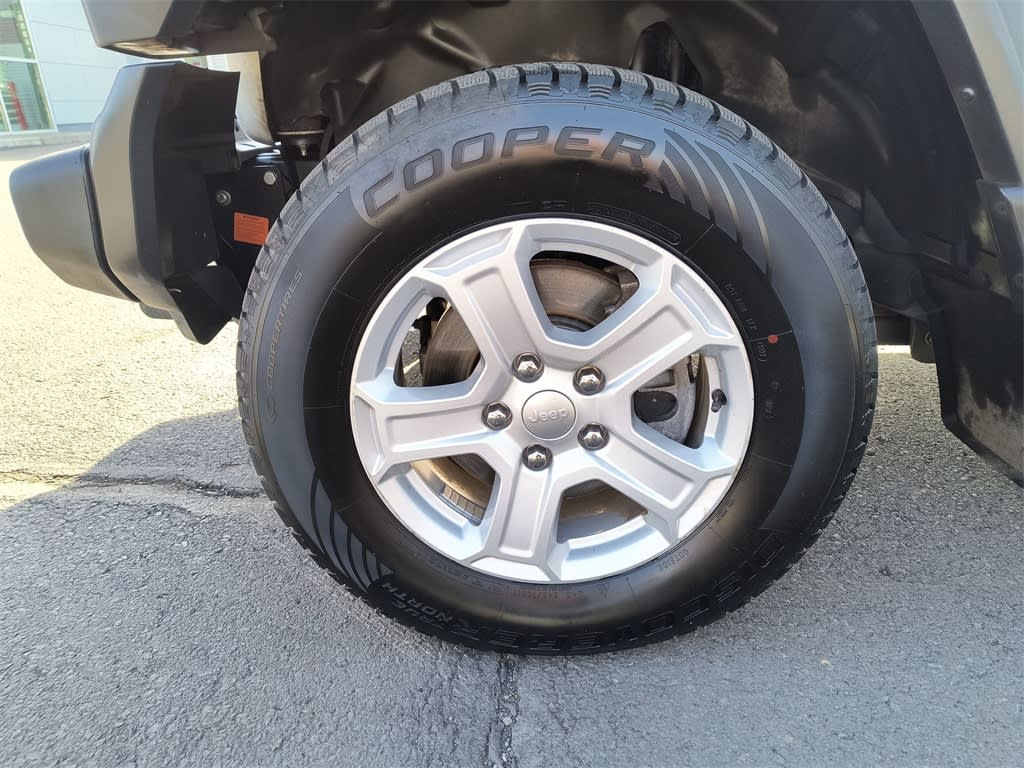 Thumbnail: 2022 Jeep Wrangler - 6