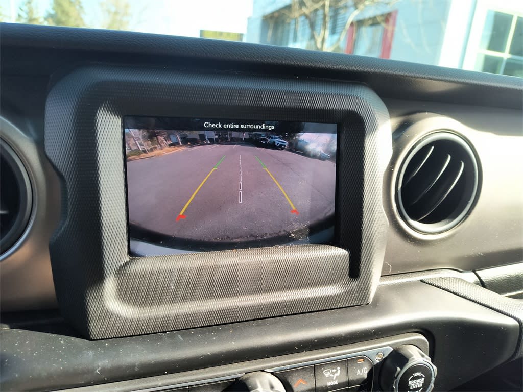 Thumbnail: 2022 Jeep Wrangler - 21