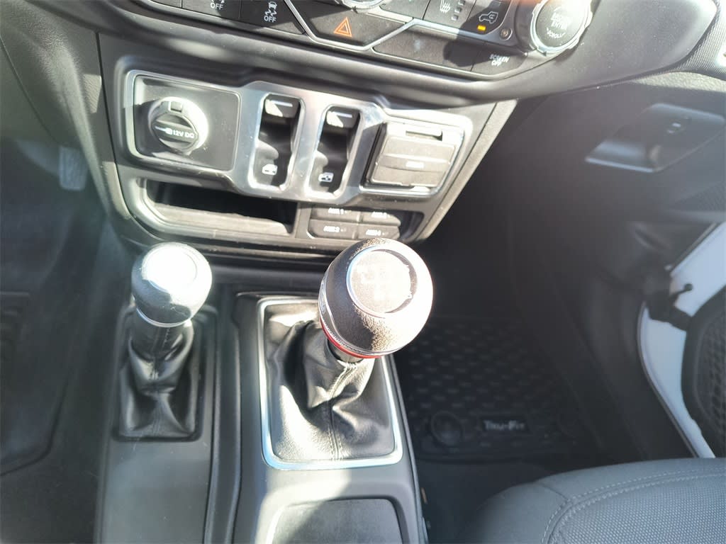 Thumbnail: 2022 Jeep Wrangler - 12