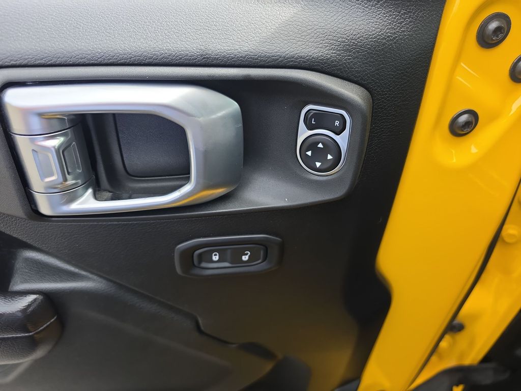 Thumbnail: 2020 Jeep Wrangler - 21