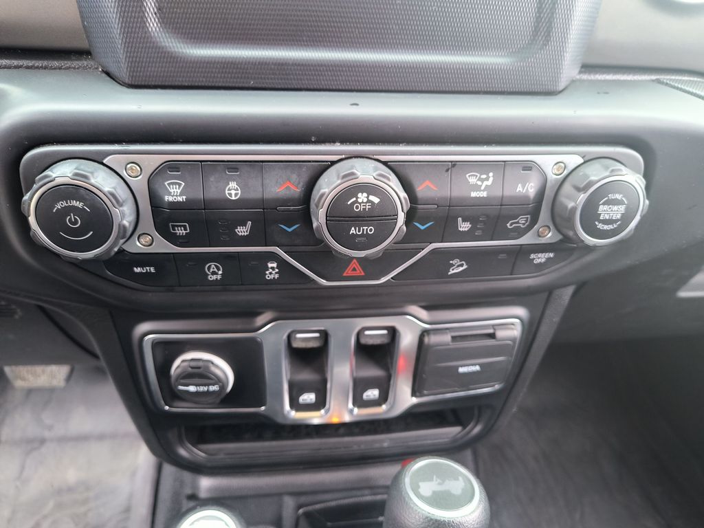 Thumbnail: 2020 Jeep Wrangler - 23