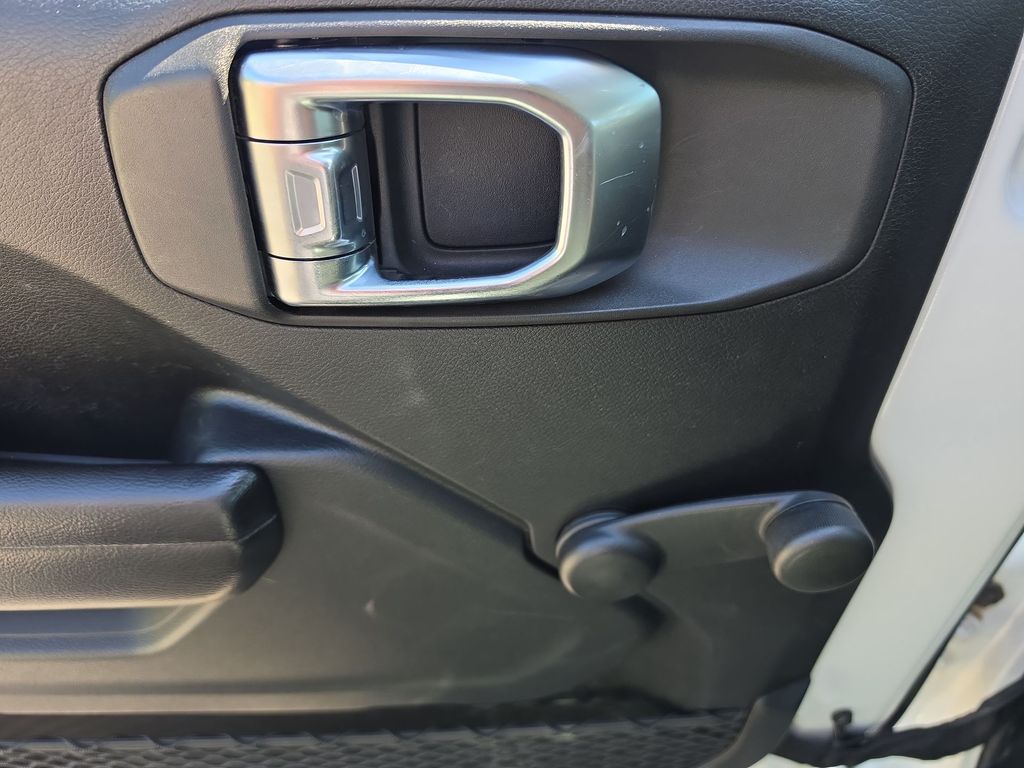 Thumbnail: 2018 Jeep Wrangler - 20