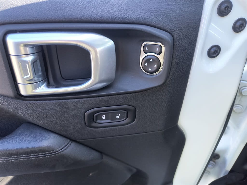 Thumbnail: 2020 Jeep Wrangler - 21