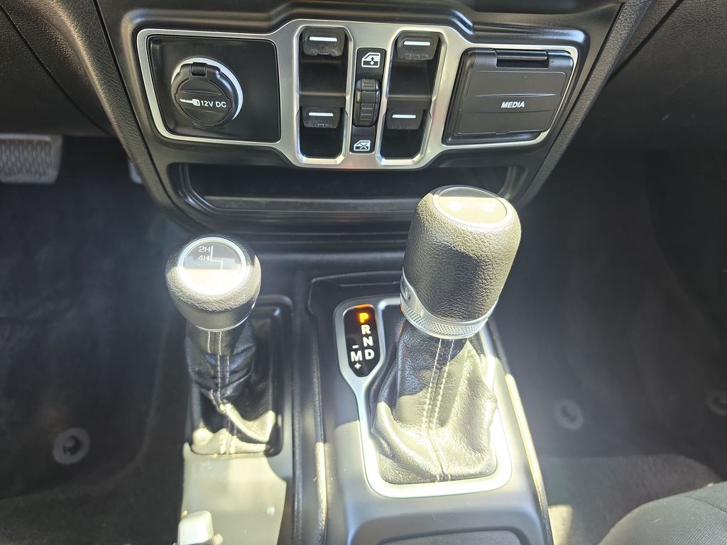 Thumbnail: 2021 Jeep Wrangler - 11