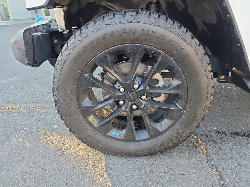 Thumbnail: 2022 Jeep Wrangler - 5