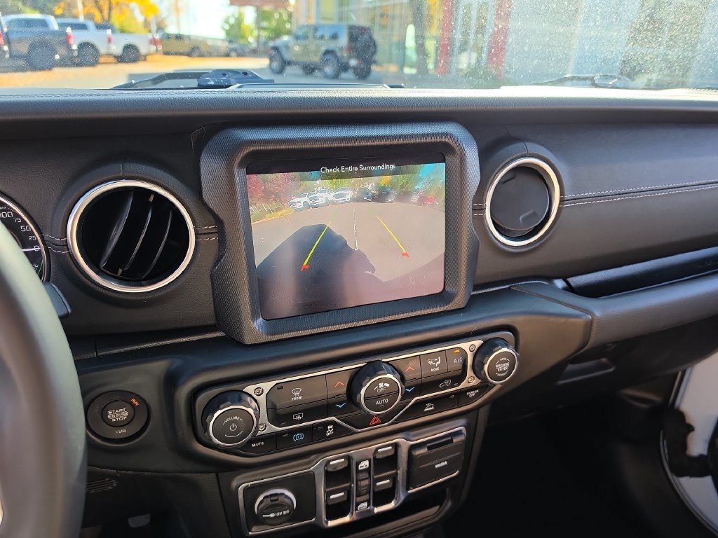 Thumbnail: 2022 Jeep Wrangler - 22