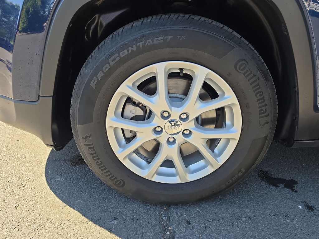 Thumbnail: 2018 Jeep Cherokee - 5