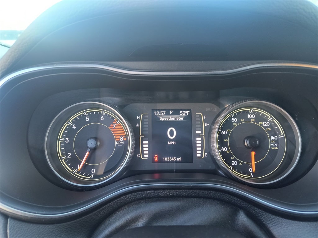 Thumbnail: 2019 Jeep Cherokee - 14