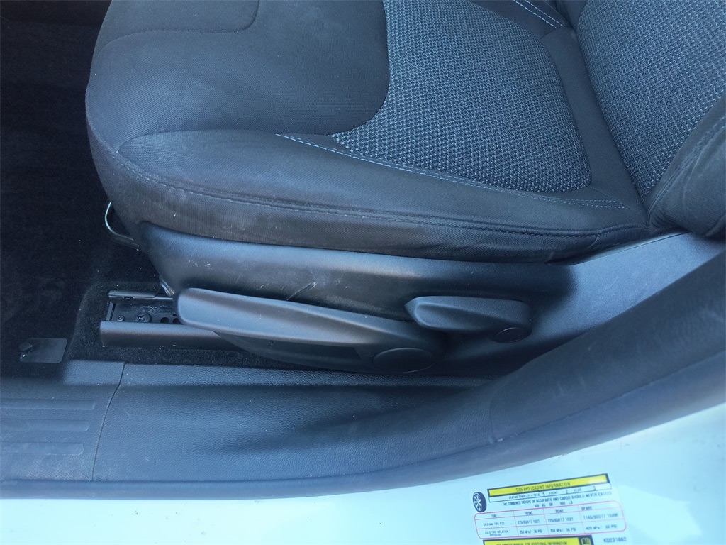 Thumbnail: 2019 Jeep Cherokee - 20