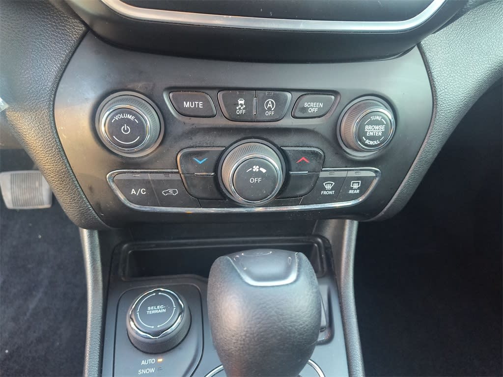 Thumbnail: 2019 Jeep Cherokee - 23