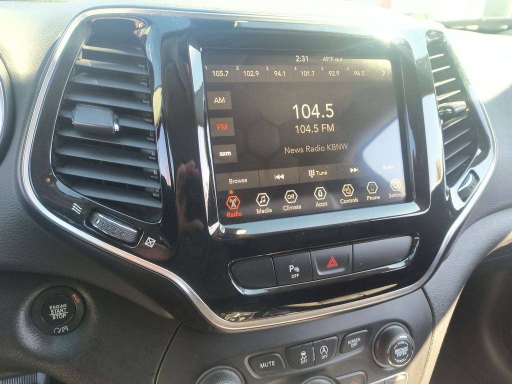 Thumbnail: 2019 Jeep Cherokee - 11