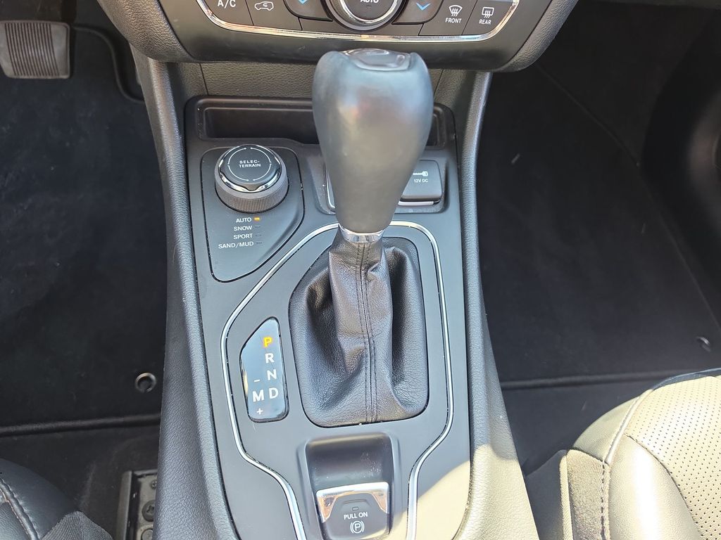 Thumbnail: 2022 Jeep Cherokee - 12