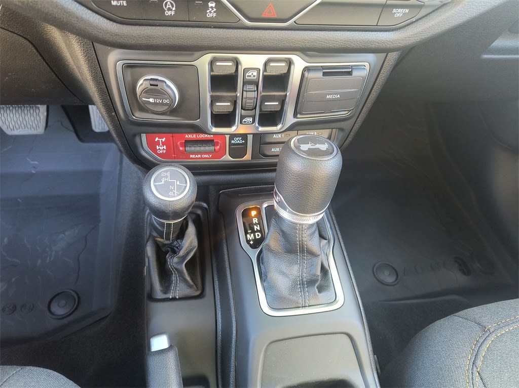 Thumbnail: 2025 Jeep Wrangler - 10