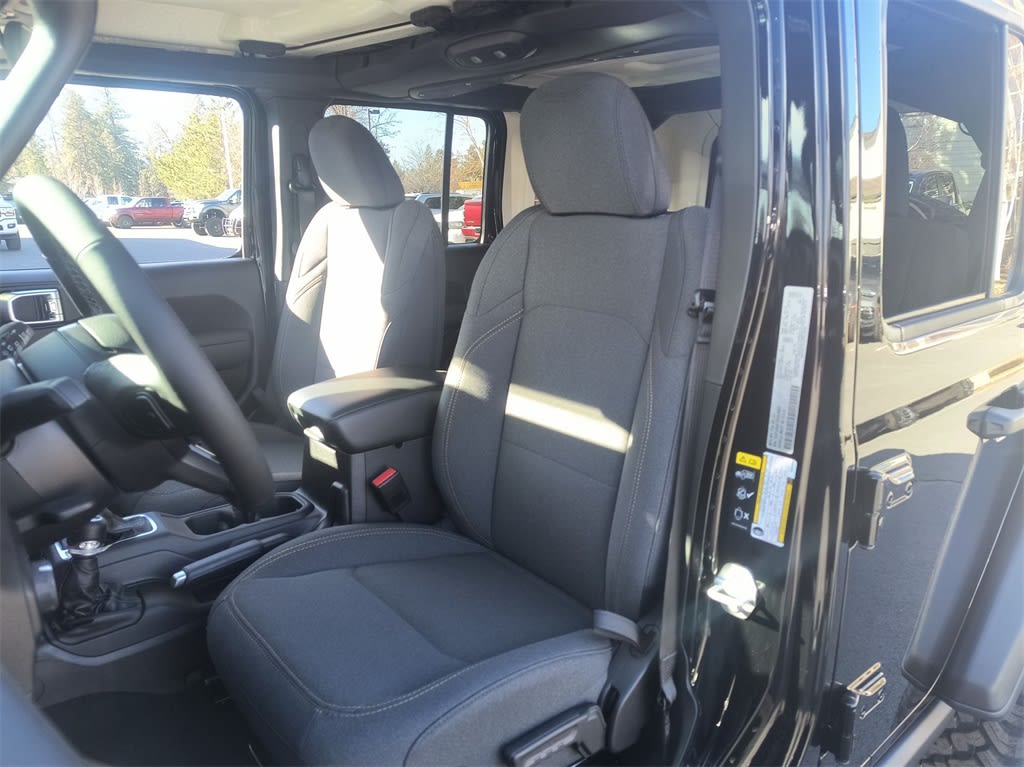 Thumbnail: 2025 Jeep Wrangler - 7