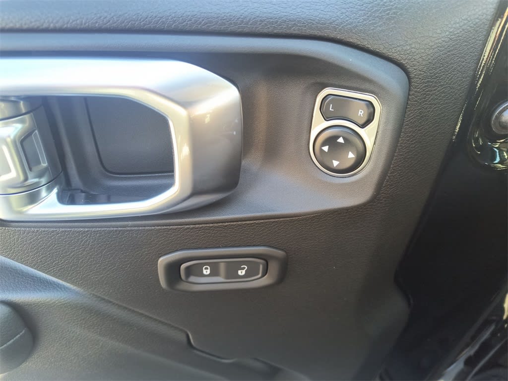 Thumbnail: 2025 Jeep Wrangler - 20