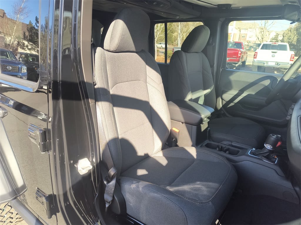 Thumbnail: 2025 Jeep Wrangler - 24