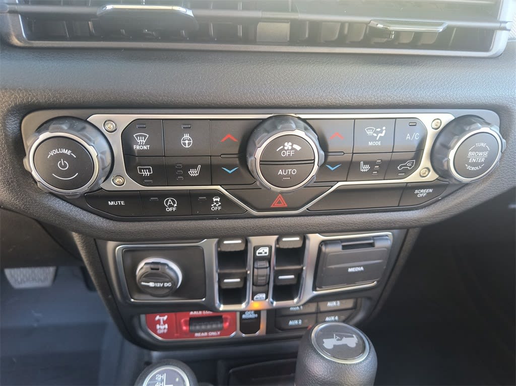 Thumbnail: 2025 Jeep Wrangler - 22