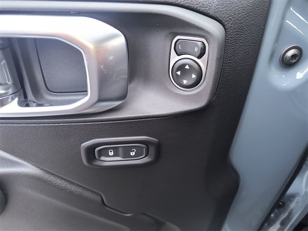 2025 Jeep Wrangler Sport 21