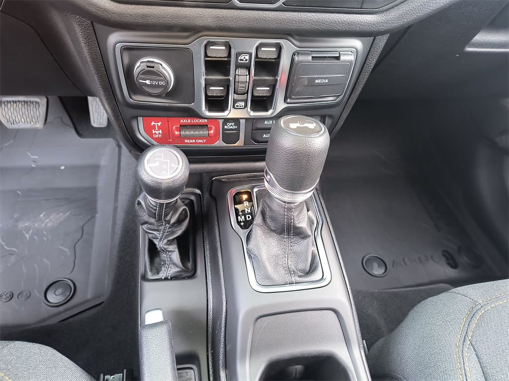 2025 Jeep Wrangler Sport 12