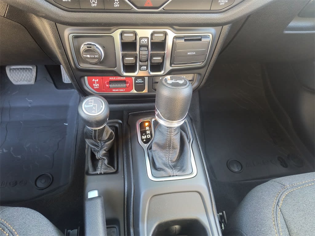 2025 Jeep Wrangler Sport 10