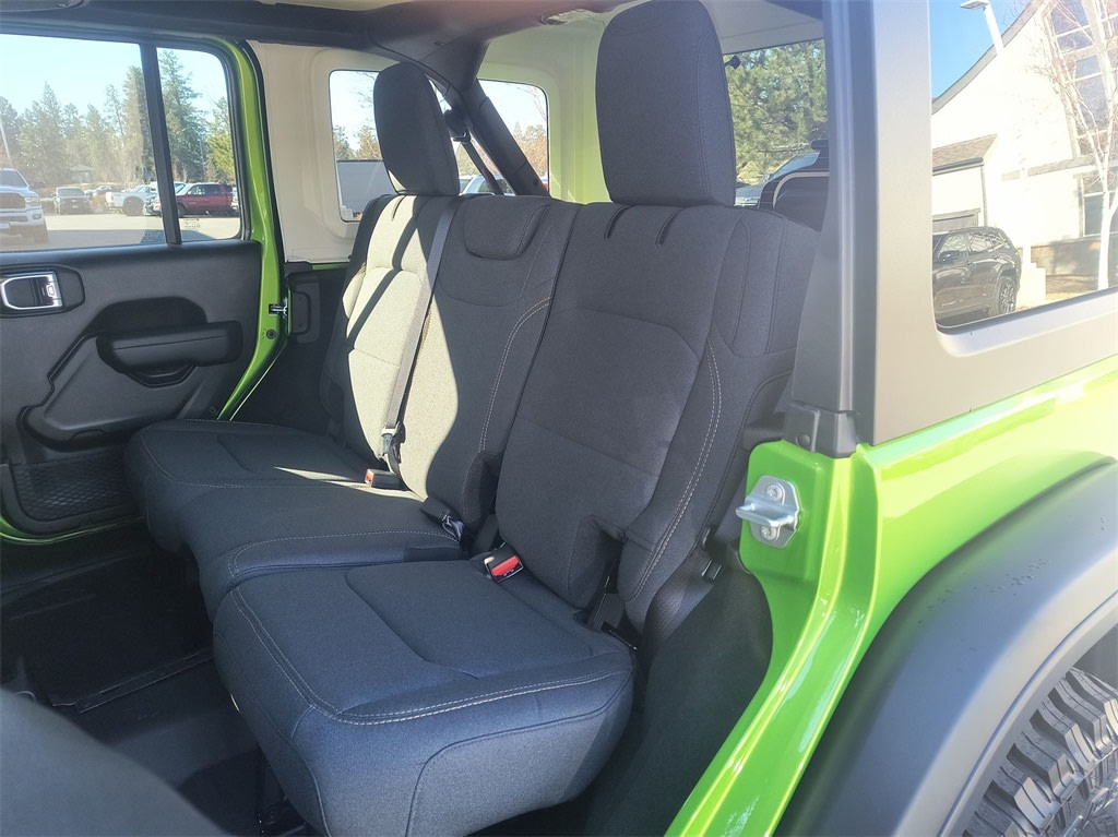 2025 Jeep Wrangler Sport 8