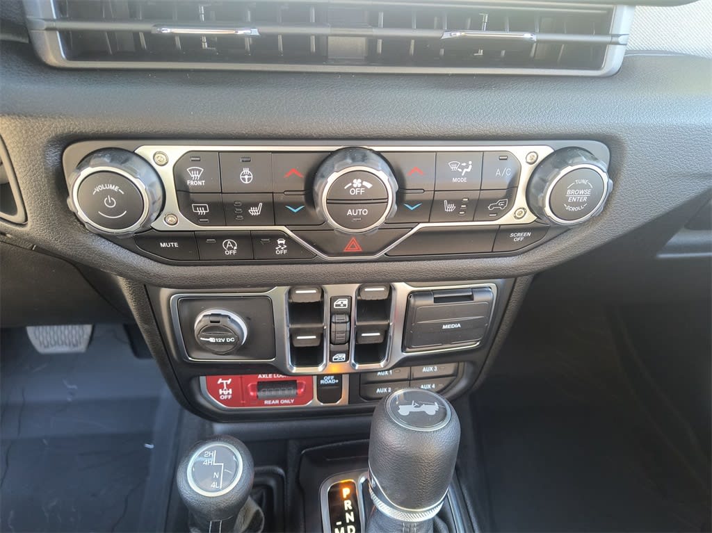 2025 Jeep Wrangler Sport 22