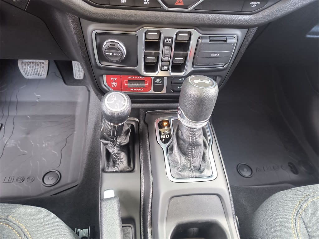 2025 Jeep Wrangler Sport 13