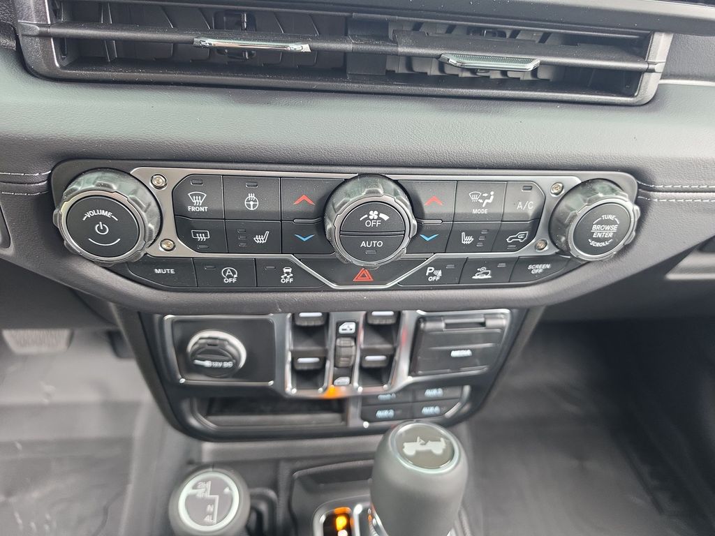 Thumbnail: 2026 Jeep Wrangler - 24