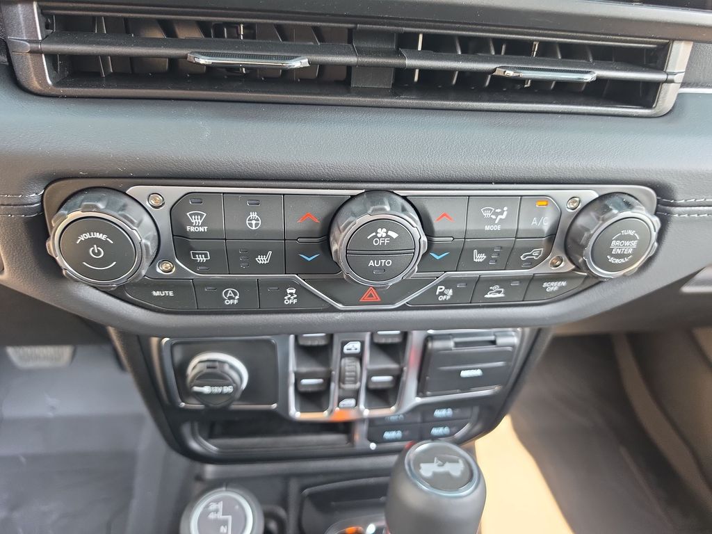 Thumbnail: 2026 Jeep Wrangler - 24