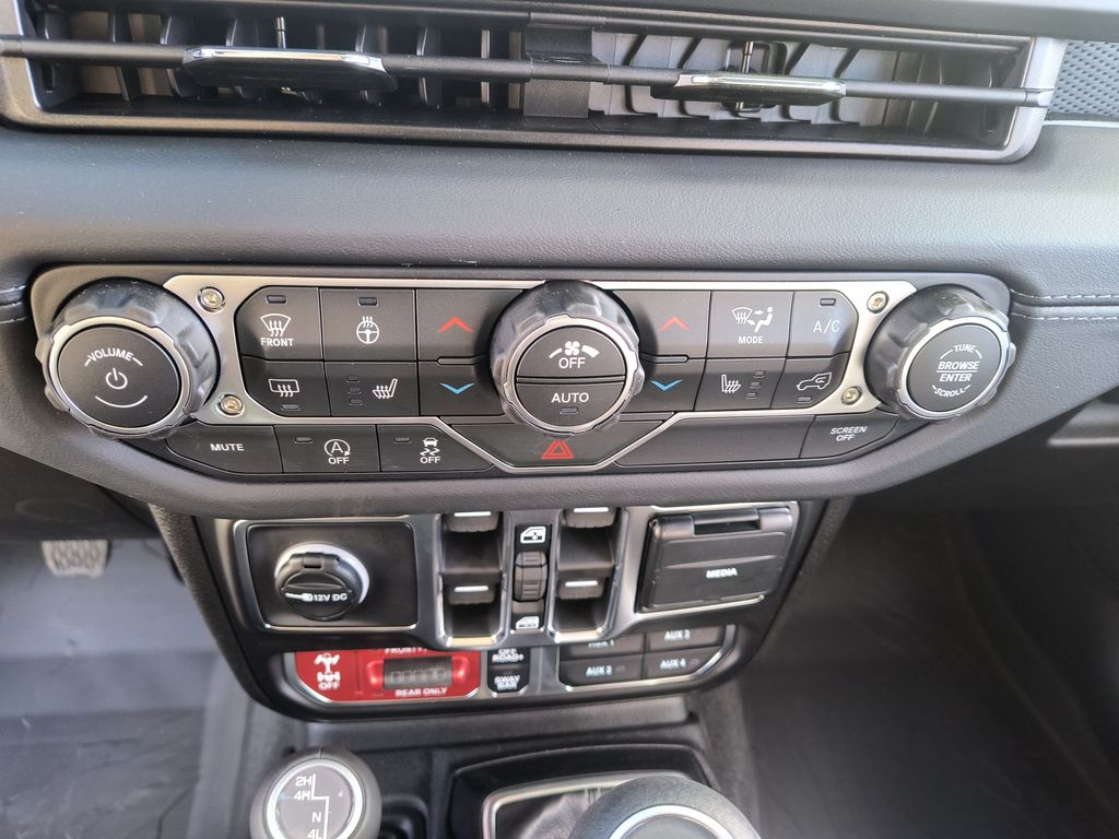 Thumbnail: 2026 Jeep Wrangler - 24