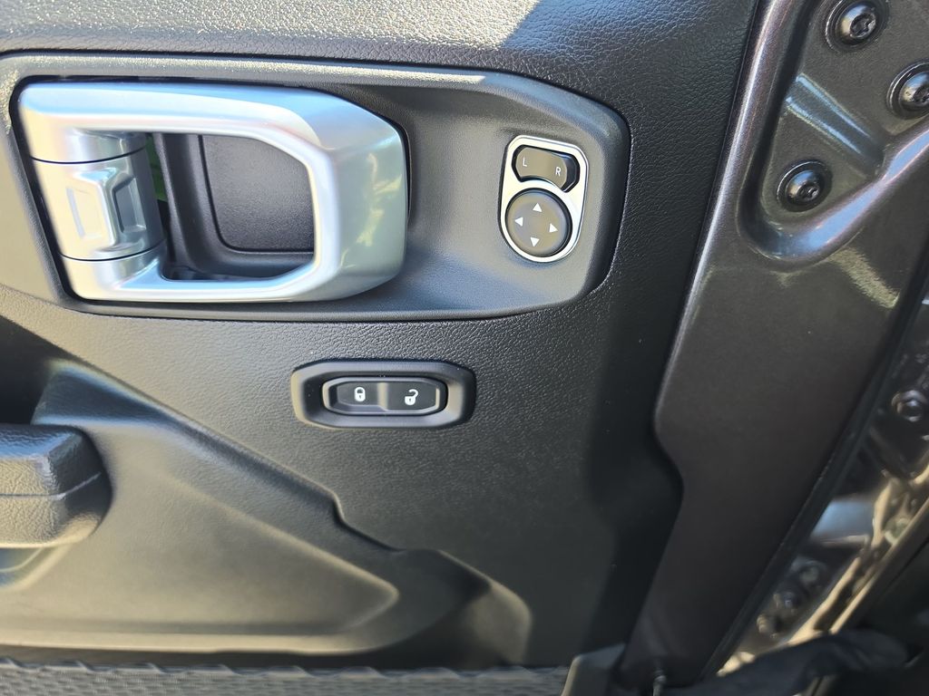 Thumbnail: 2025 Jeep Wrangler - 21
