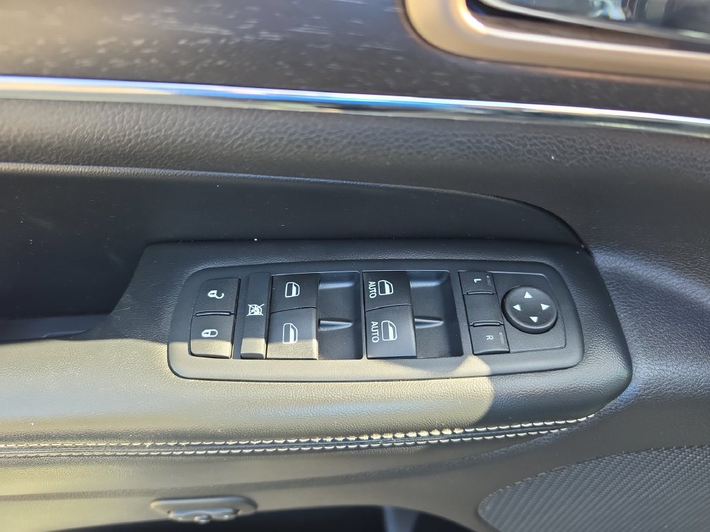 Thumbnail: 2016 Jeep Grand Cherokee - 21
