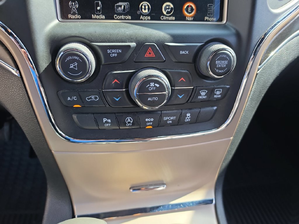 Thumbnail: 2016 Jeep Grand Cherokee - 24
