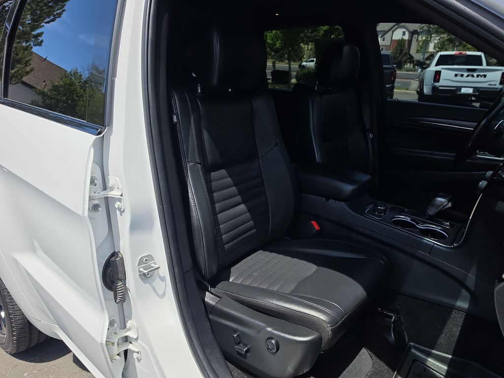 Thumbnail: 2020 Jeep Grand Cherokee - 10