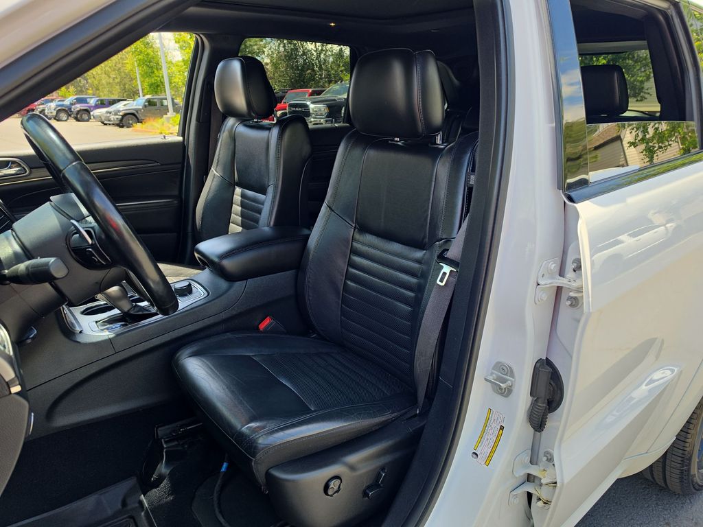 Thumbnail: 2020 Jeep Grand Cherokee - 9