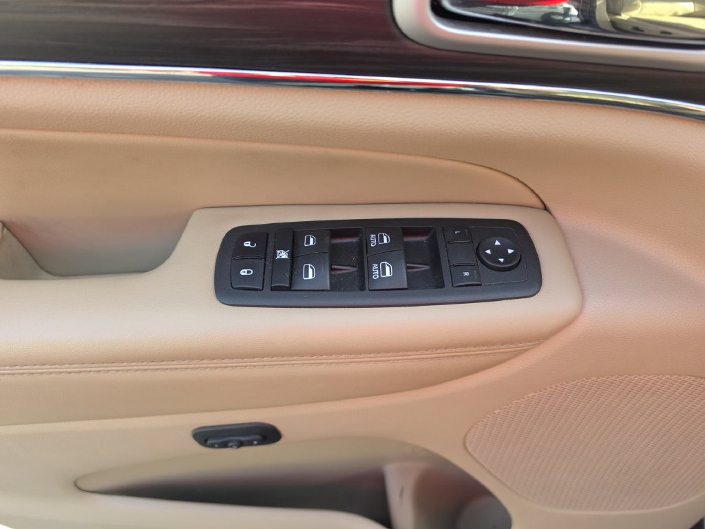 Thumbnail: 2021 Jeep Grand Cherokee - 21