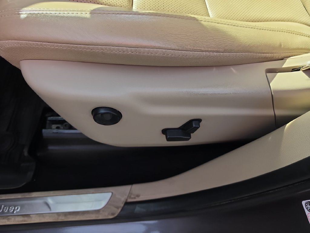 Thumbnail: 2021 Jeep Grand Cherokee - 20