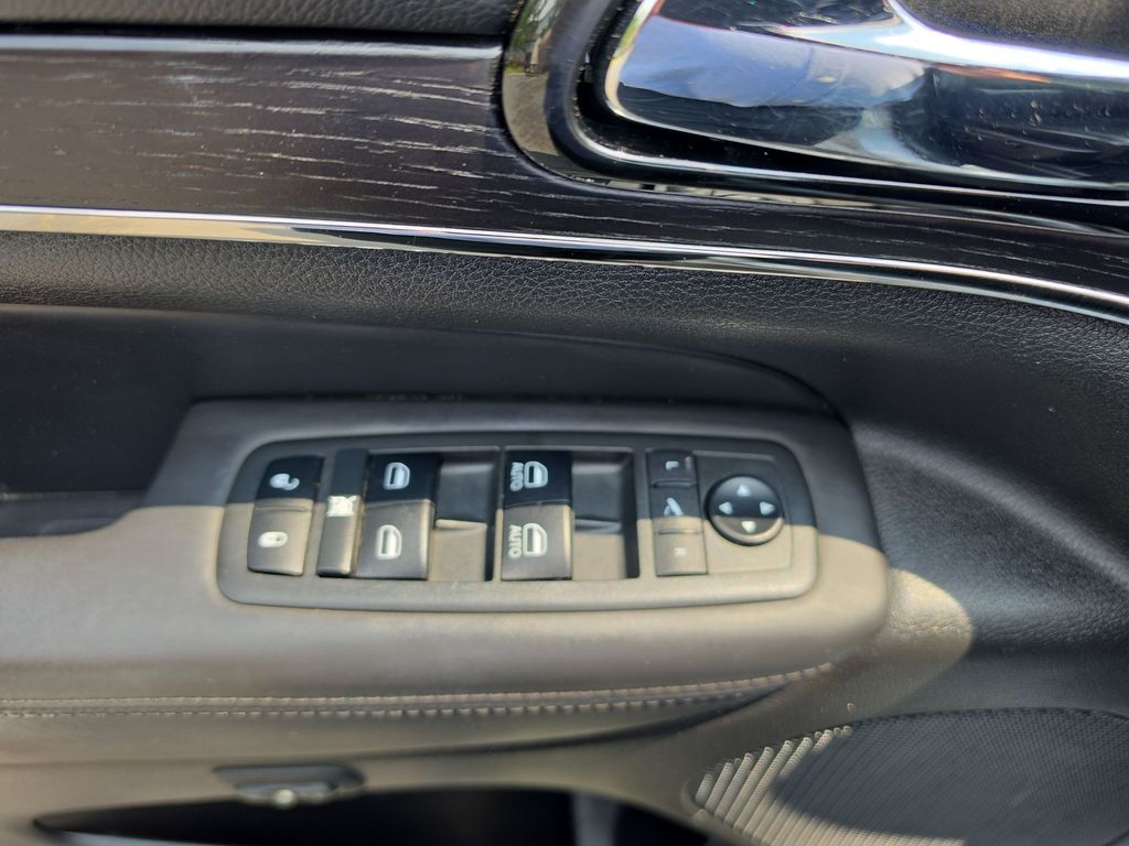 Thumbnail: 2019 Jeep Grand Cherokee - 21