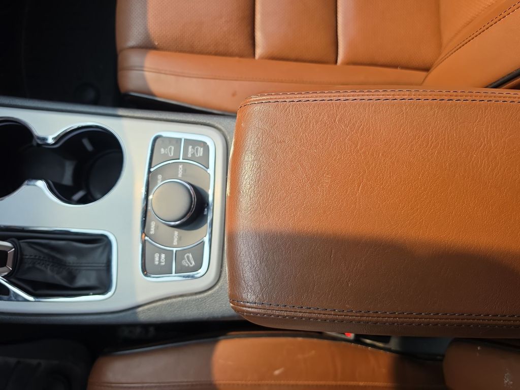 Thumbnail: 2020 Jeep Grand Cherokee - 25