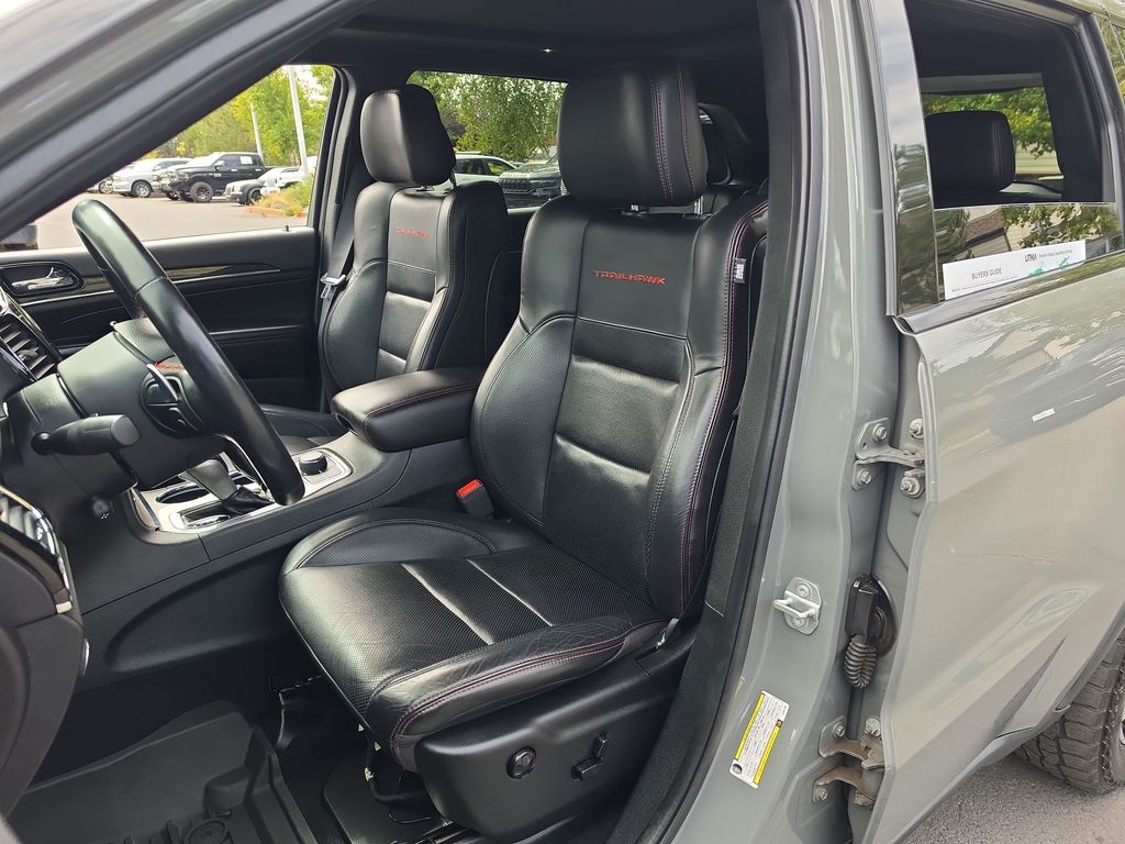 Thumbnail: 2020 Jeep Grand Cherokee - 8