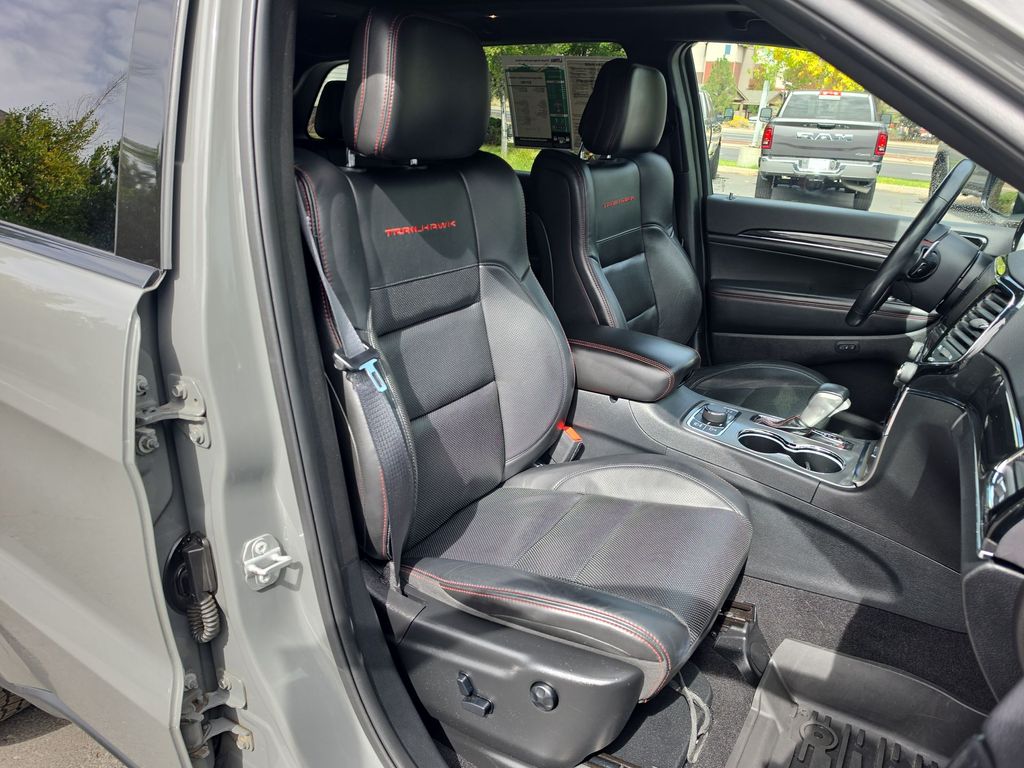Thumbnail: 2020 Jeep Grand Cherokee - 9