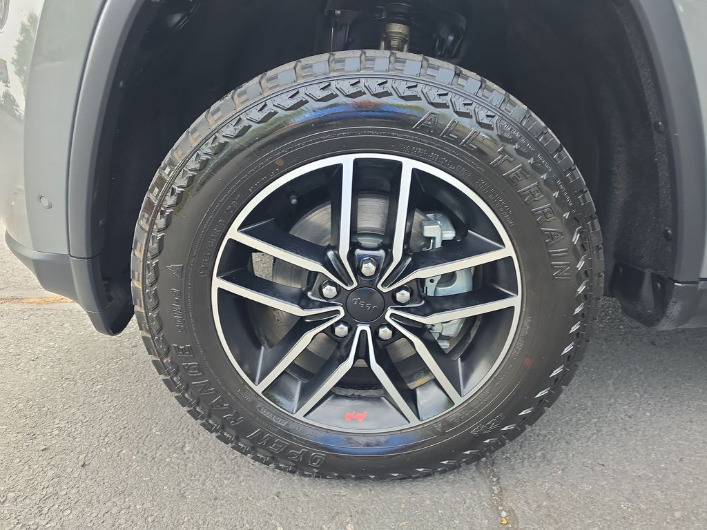 Thumbnail: 2020 Jeep Grand Cherokee - 6