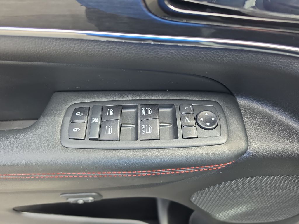 Thumbnail: 2020 Jeep Grand Cherokee - 21
