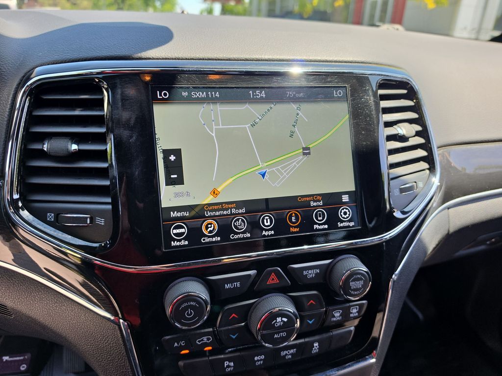 Thumbnail: 2020 Jeep Grand Cherokee - 24