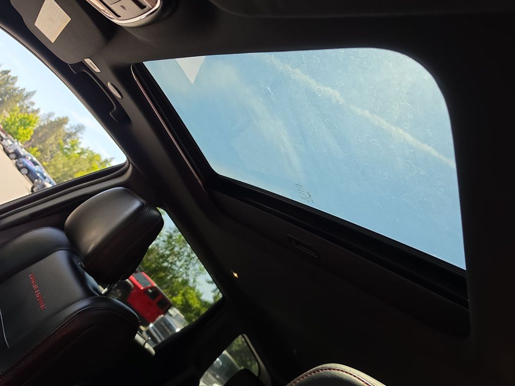 Thumbnail: 2020 Jeep Grand Cherokee - 27