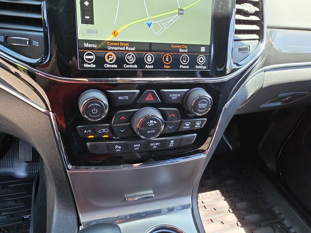 Thumbnail: 2020 Jeep Grand Cherokee - 25