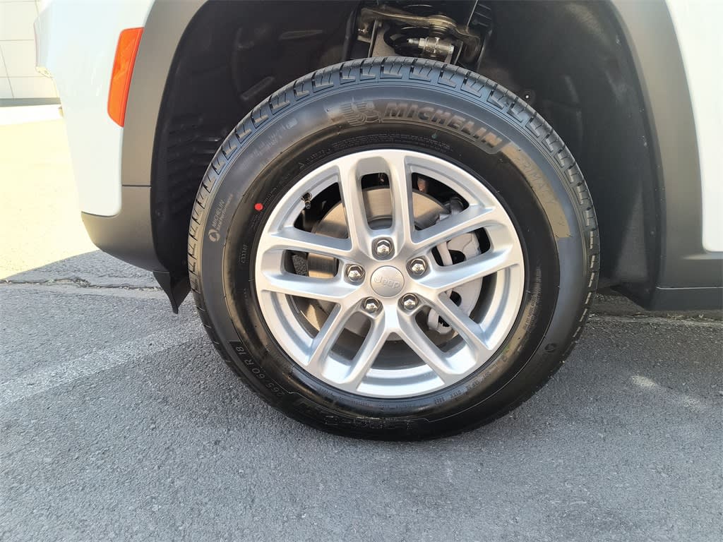 2025 Jeep Grand Cherokee Laredo 5