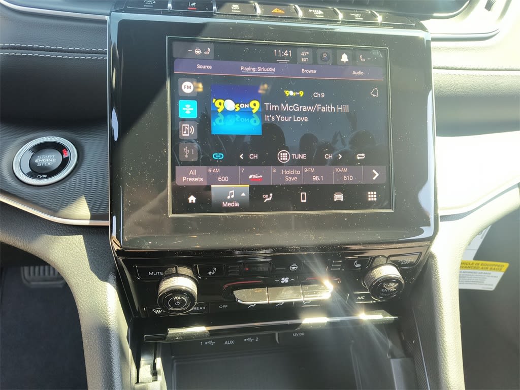 2025 Jeep Grand Cherokee Laredo 12