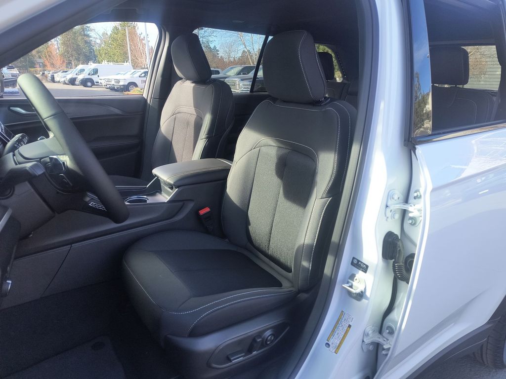 Thumbnail: 2026 Jeep Grand Cherokee - 7