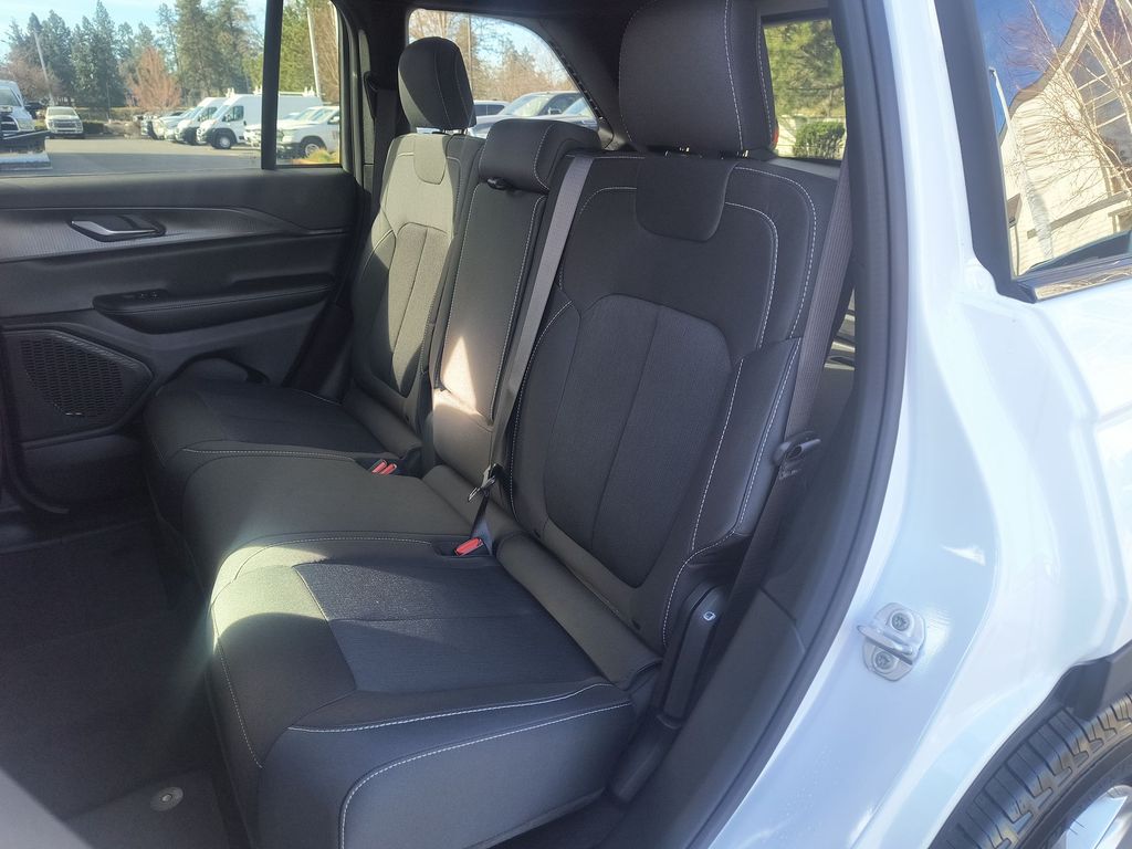 Thumbnail: 2026 Jeep Grand Cherokee - 9
